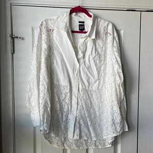 GAP women’s White Lace Button Down Shirt